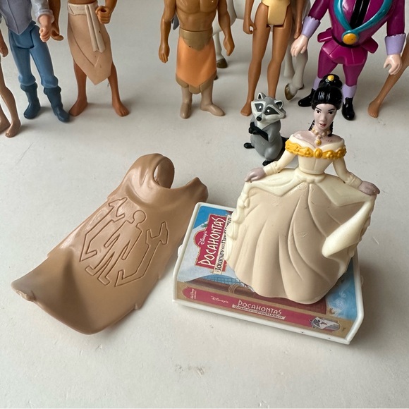 Vintage Disney Pocahontas Figures - Picture 5 of 8
